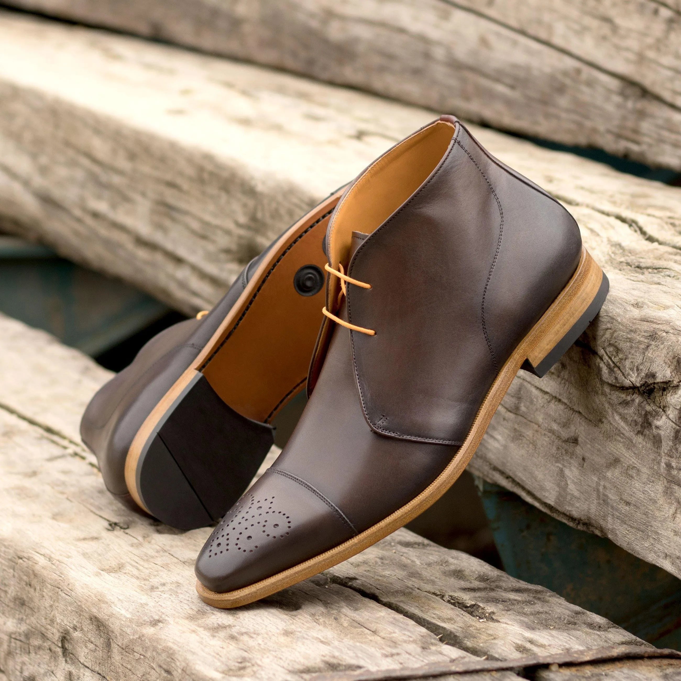 Brown Franko Chukka boots in leather, back view