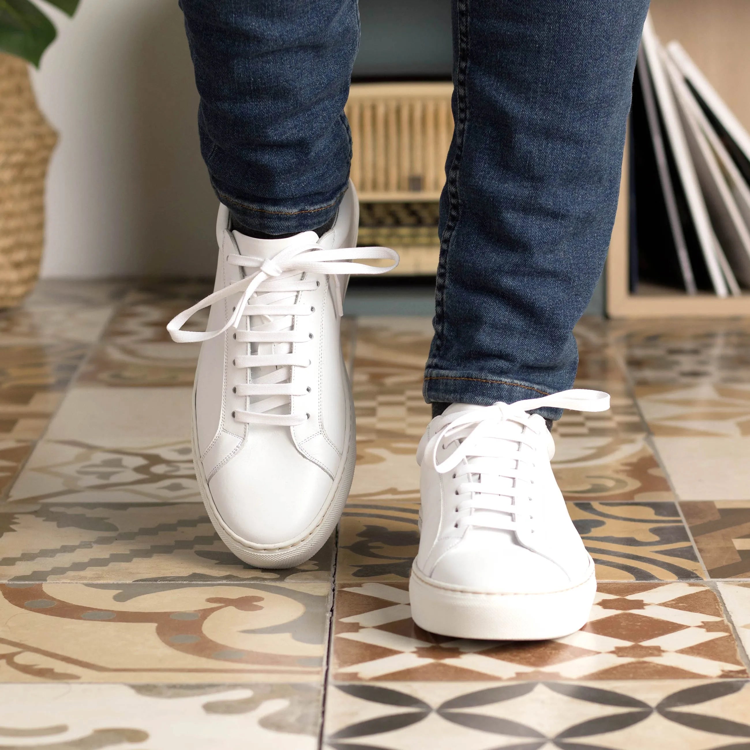 White calf leather Garry V2 low kick sneaker in fast lane style