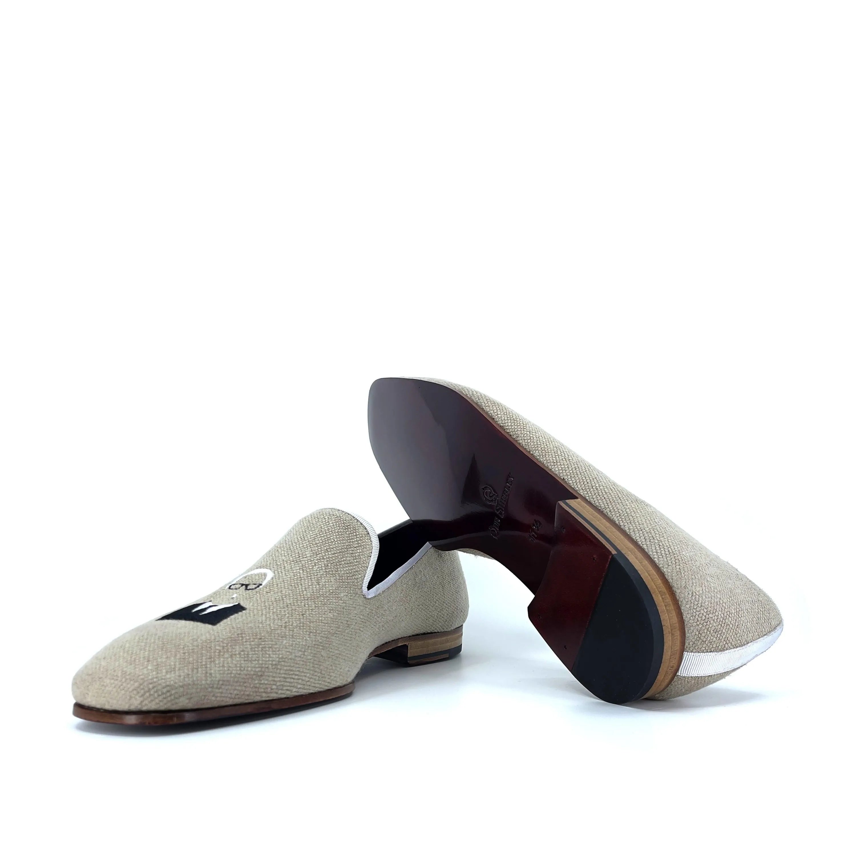Beige embroidered Roger Drake slipon loafers
