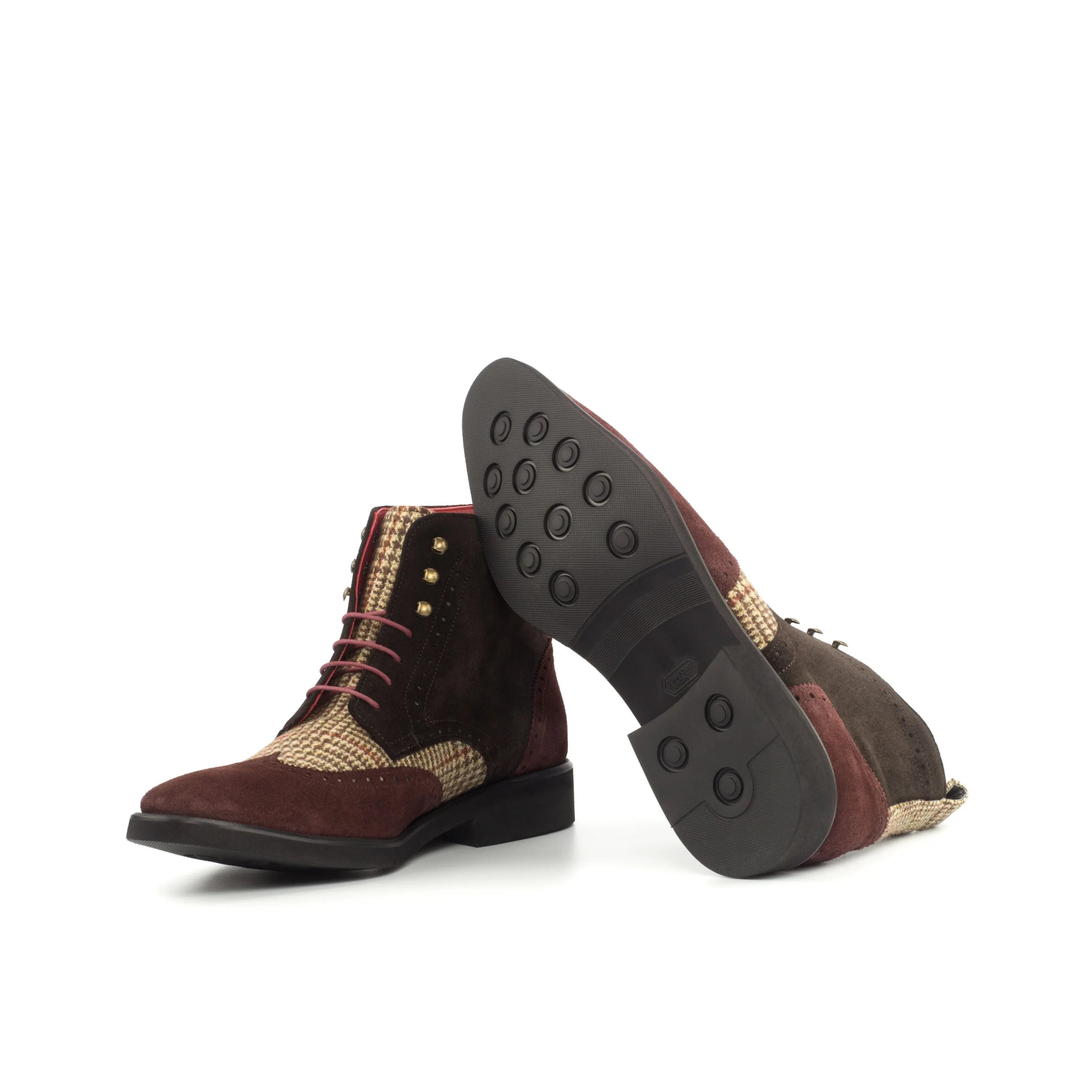 Burgundy tweed General06 military brogue boots wingtip detail