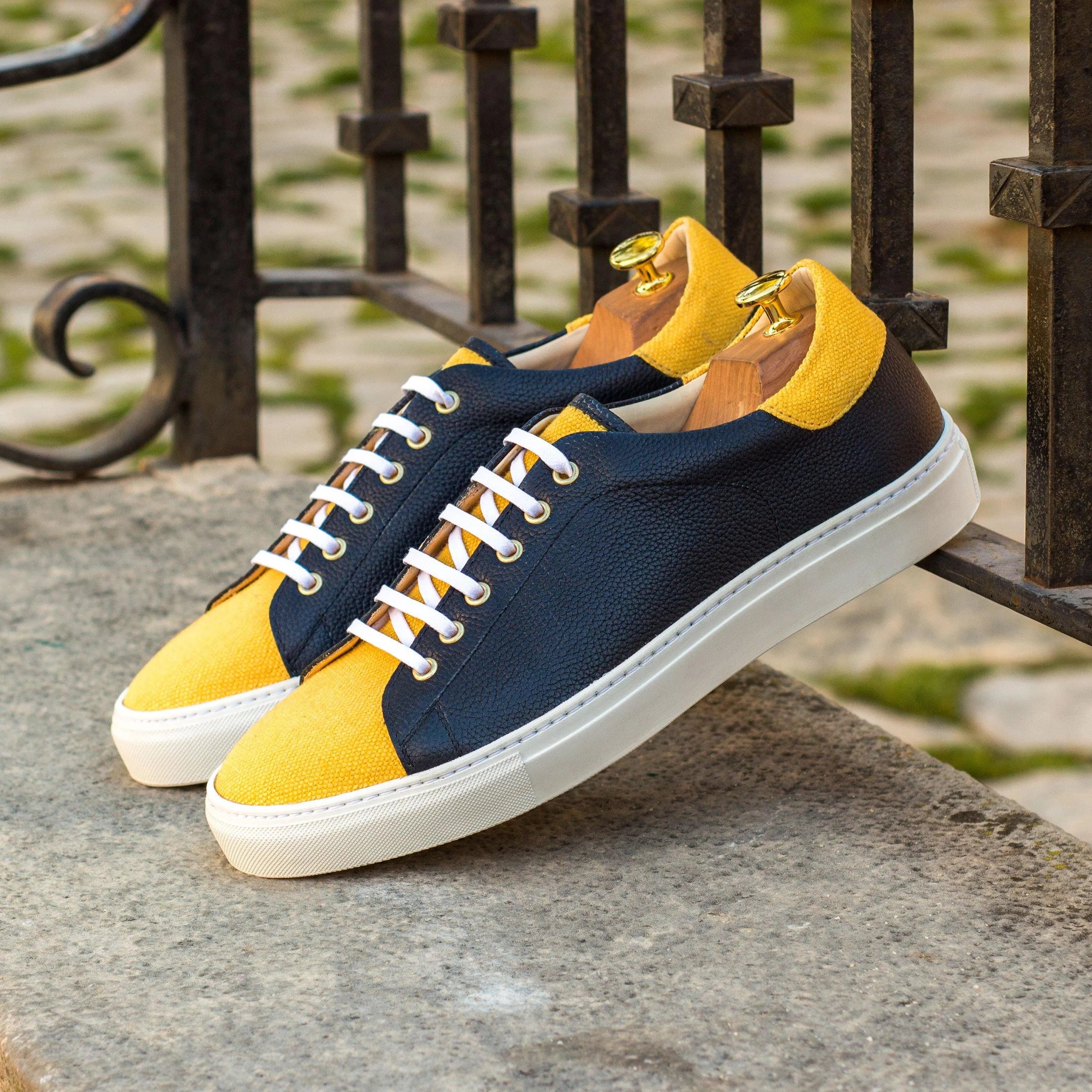 Two-toned leather Tima67 trainer sneaker II back view